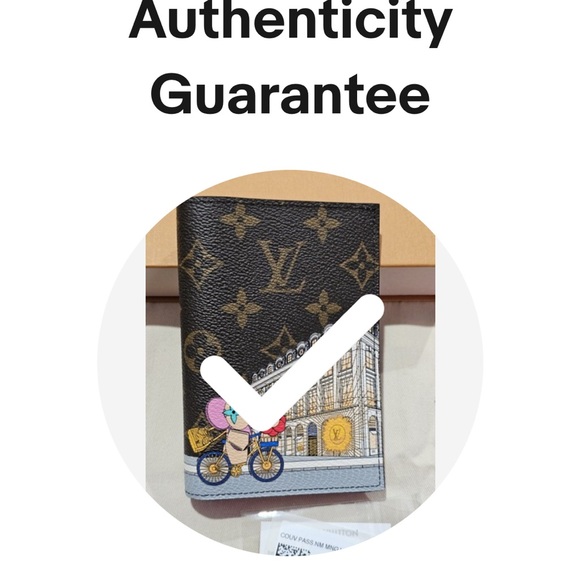 Louis Vuitton Monogram Wallet & Passport Holder LTD ED Vivienne Animation- Paris - Picture 16 of 17